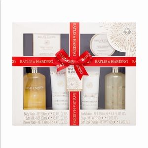 Baylis & Harding Luxury Bath Gift Set